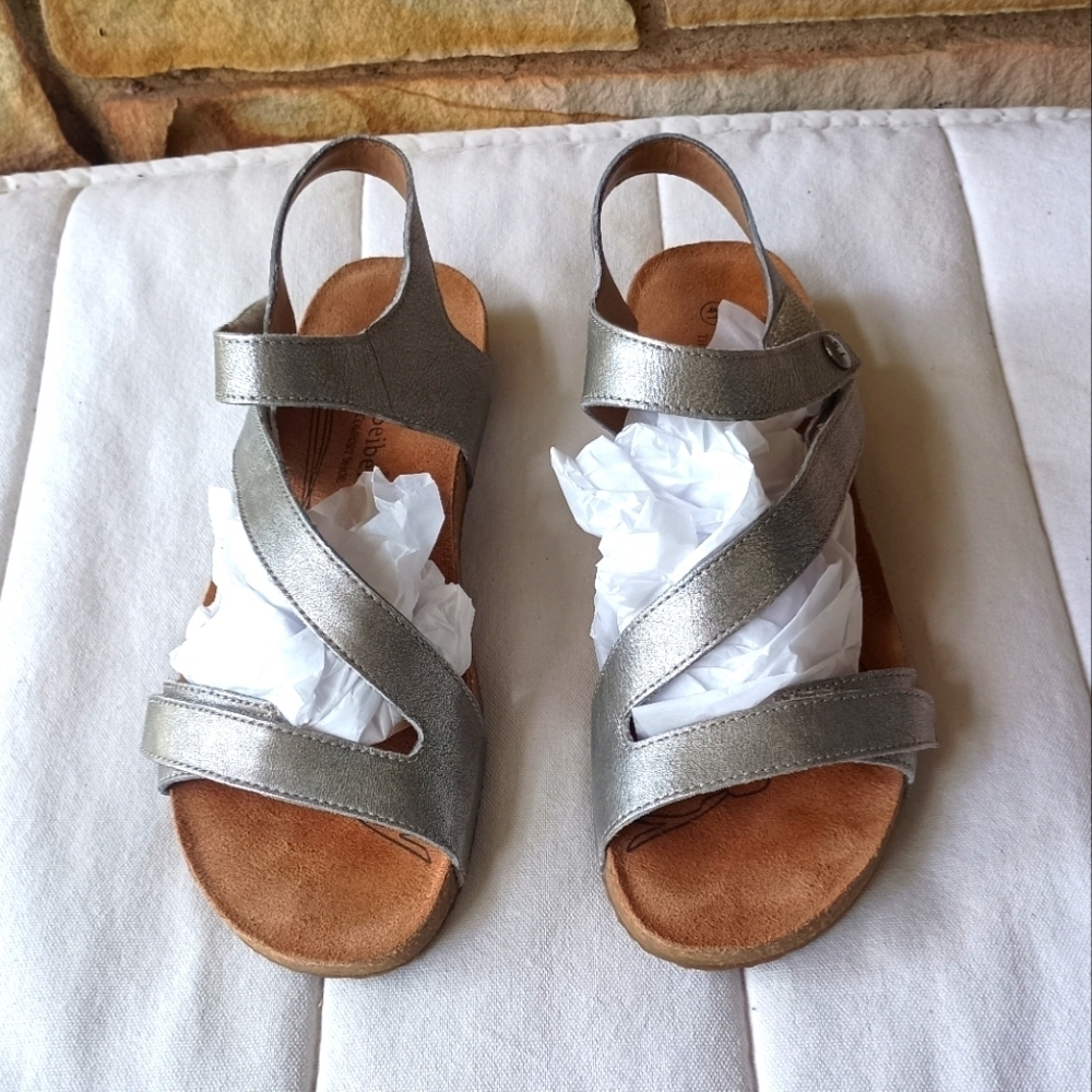 NWOT Josef Seibel Stylish Silver Sandals for Women_41